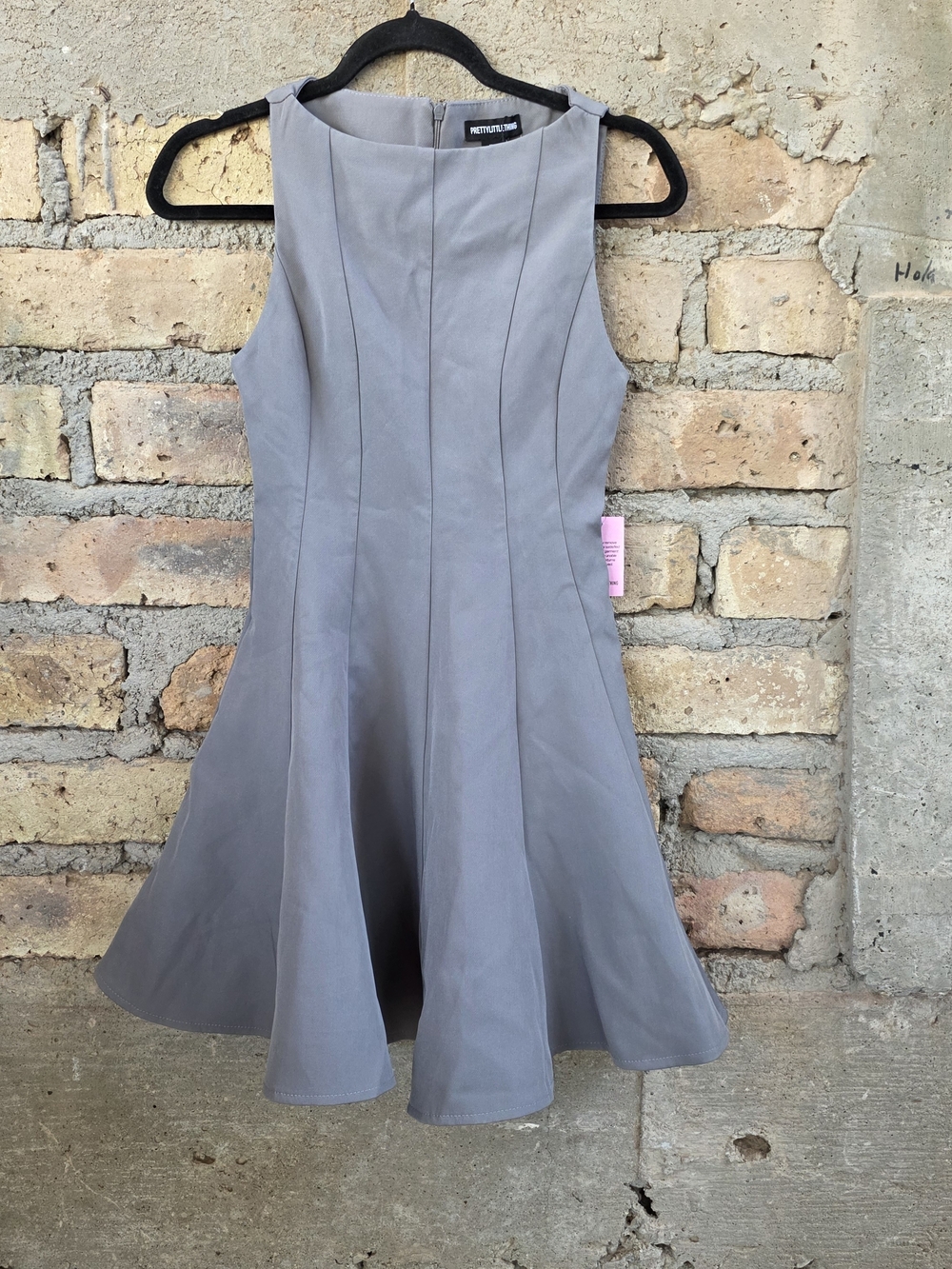 PrettyLittleThing NWT Charcoal Gray Pleated Shift Dress Skater Mini US 2 - Picture 1 of 10